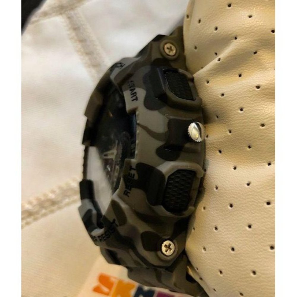 THREE Style Military Watch by Skmei - Picture 5 of 13